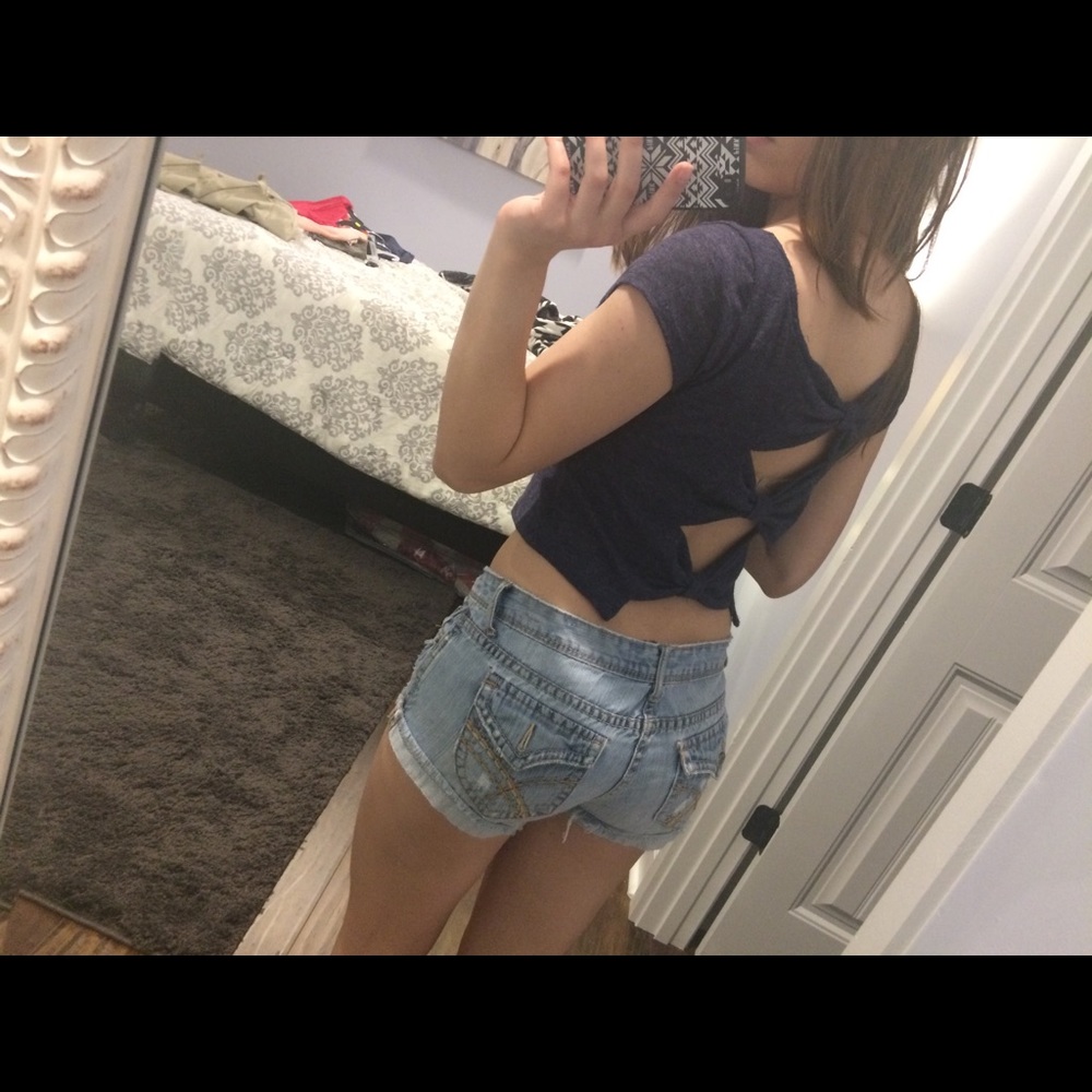 Crop Top with Bows on the Back